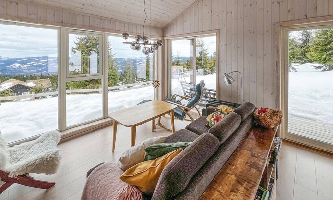 Tretten House | Enjoy an unforgettable vacation in this beautiful and cozy vacation home.