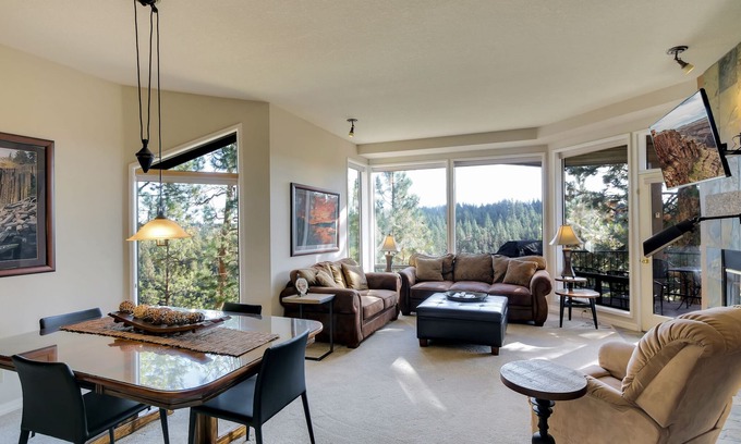 Century West Condo | Enjoy Deschutes River Views from Beautiful 2-Bedroom Mt. Bachelor Village Condo!