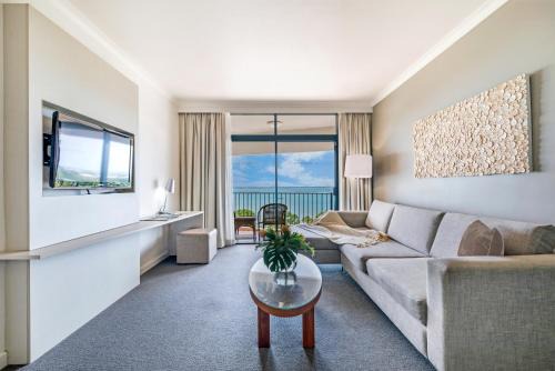 Darwin City Centre Apartment | Enjoy Dreamy Ocean Views from Resort Style Oasis