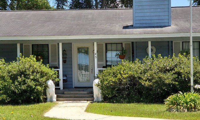 Kingsland House | Enjoy Southern Hospitality in Kingland Georgia, Bring Pets, Plenty Parking