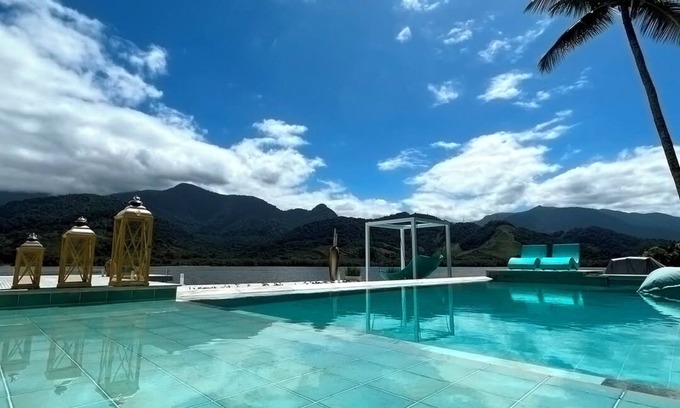 Ilha Do Jorge House | Enjoy the exclusivity of a mansion in Angra with the comfort of a luxury hotel