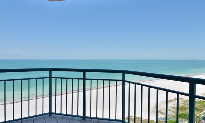 Sand Key Condo | Enjoy the Gem of Clearwater/Sandkey Beachfront Luxury Condo