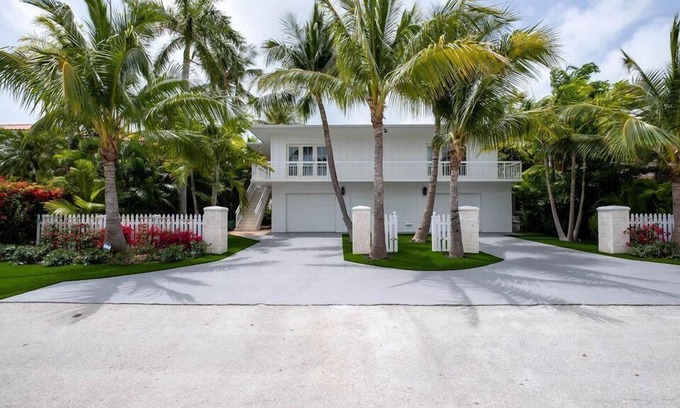 Venetian Shores House | Enjoy the good life in the perfect Islamorada Home!