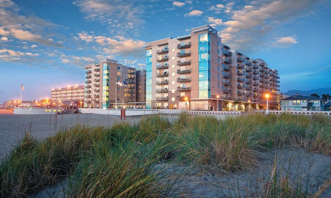 Seaside Gilbert District Resort | Enjoy the Historic Lewis and Clark trail!