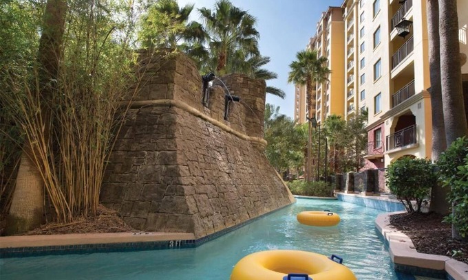 Lake Buena Vista Apartment | Enjoy the luxury & excitement of Lake Buena Vista with a splash of Disney Magic