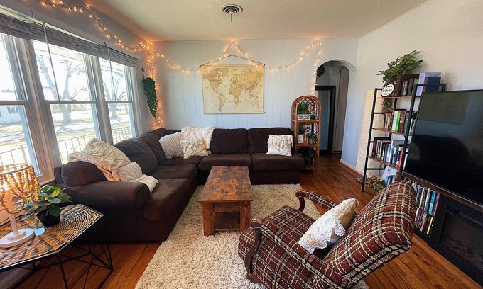 Grandview House | Enjoy this cozy home away from home all to yourself!