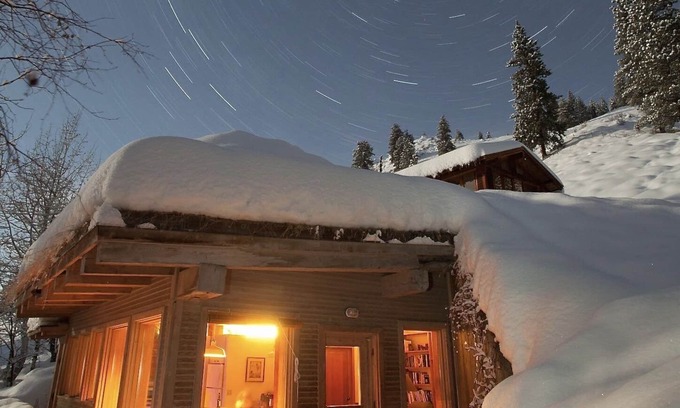 Winthrop House | Enjoy Views of Virginia Ridge, Lucky Jim Bluff, Sandy Butte, and Grizzly MT!