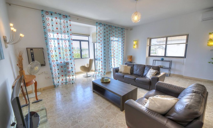 Sliema Apartment | Enormous 3bedroom seafront with balcony PDEH1-1