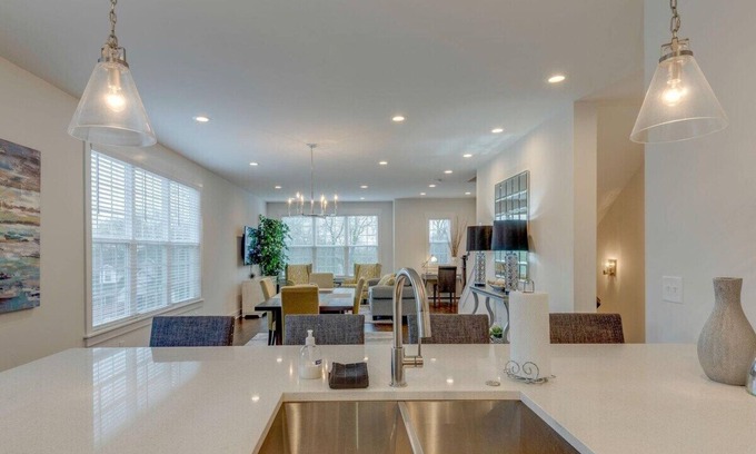 Urbandale Nations House | Ensuite Comfort, Parking: Nashville's Group Oasis!