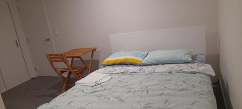 Hamilton East House | ensuite room in the central