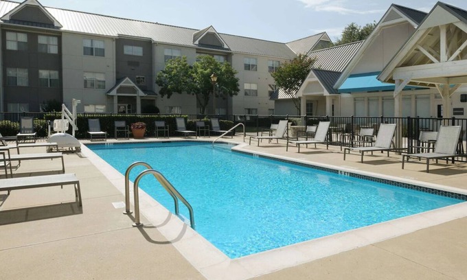 Oyster Point Hotel | Ensuring a Very Comfortable & Memorable Stay! Free Breakfast, w/Outdoor Pool