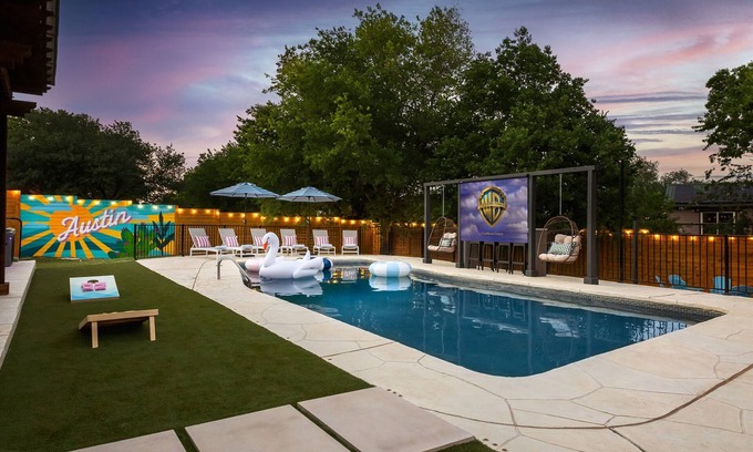 Gracywoods House | Entertainment Oasis Pool, Hot Tub, Fire Pit & More