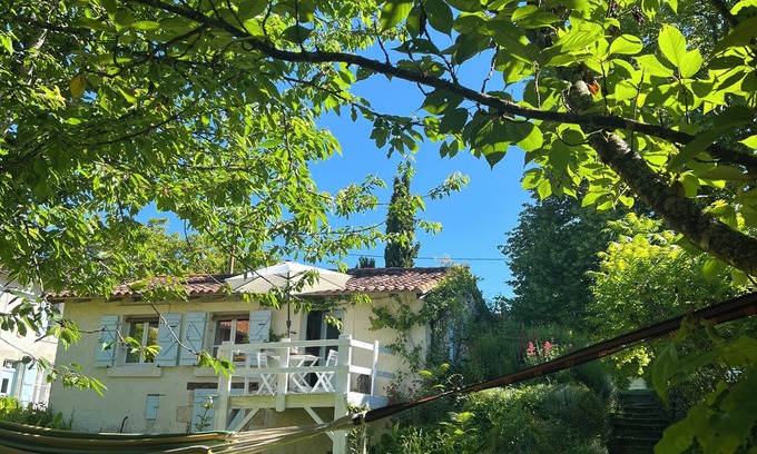 Saint-Romain Cottage | Entire Cosy cottage with pool idyllic location close to Aubeterre AMAZING VALUE!