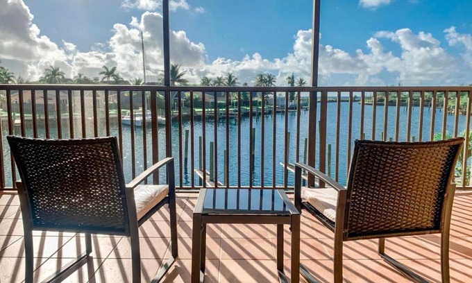 Bahamia West Apartment | Entire Home - Relaxing Ocean View Condo