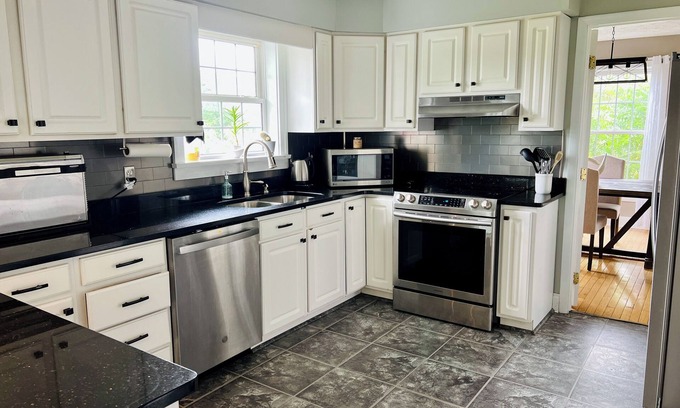 Stormstown House | Entire Home with Hot Tub, only 15 minutes from PSU and State College