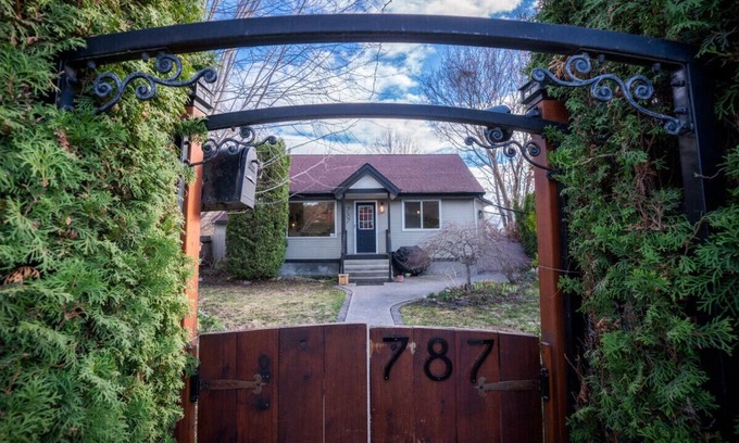 South Central House | Entire House with Hot Tub!