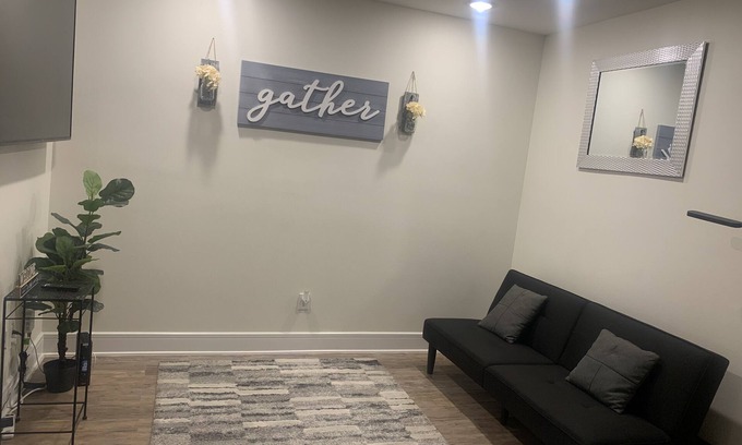 Old East Dallas Apartment | Entire LuxModern Deep Ellum Min.to Downtown/Uptown