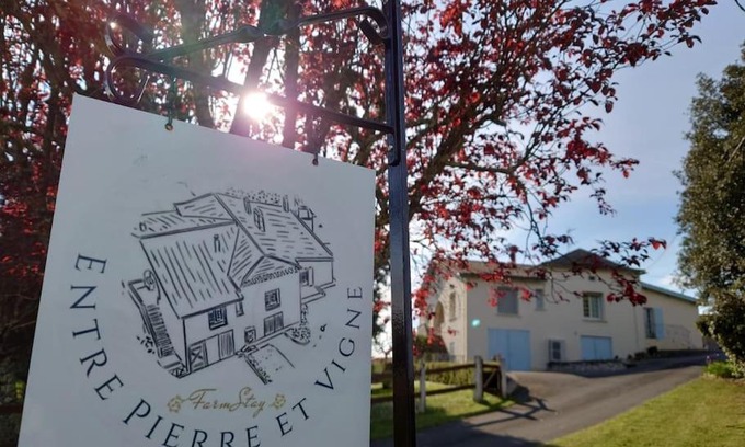 Monestier House | Entre Pierre et Vigne - Charming former Winery Farmhouse with Hot Tub & Swimming Pool