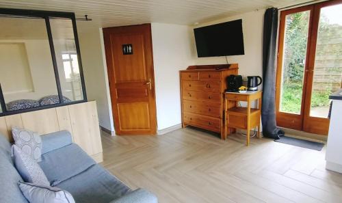 Voglans Apartment | Escapade cosy à Voglans avec terrasse au calme