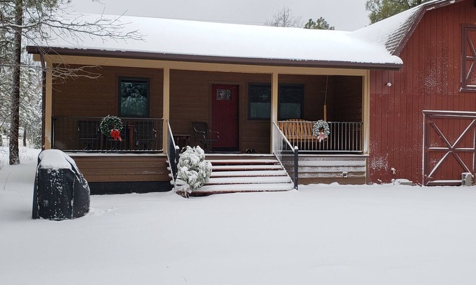 Show Low House | Escape to a private casita in White Mountains!