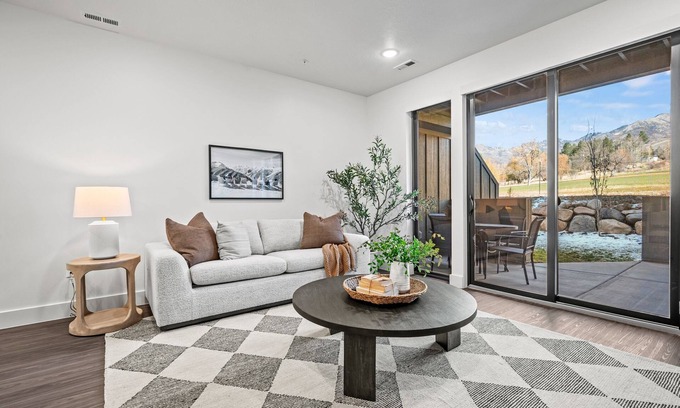 Eden Condo | Escape to Eden PtC103|Ski Getaway|Fireplace & View