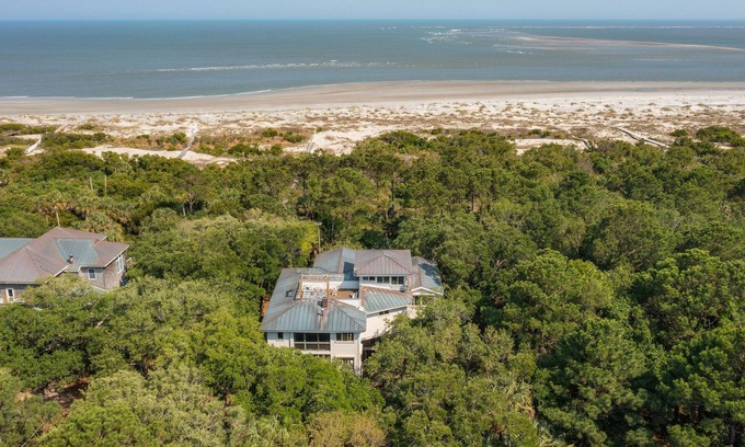 Dewees Island House | Escape to Paradise: Oceanfront Bliss on a Private Island