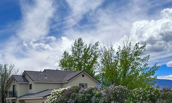 New Harmony House | Escape to "Serenity Meadows" by Zion and Canyons away from the crowds!