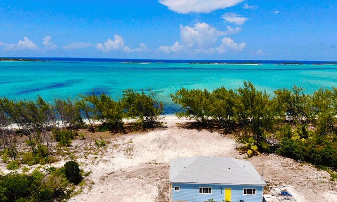 Rolleville House | Escape to the Beach at Ocean Oasis: Unwind & Relax in this Premier Beach House