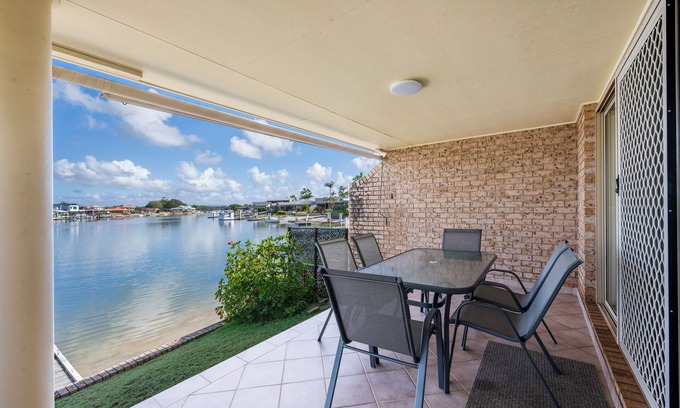 Yamba Apartment | Escape to the enchanting Loch na Mara, a delightful holiday property situated along the canal
