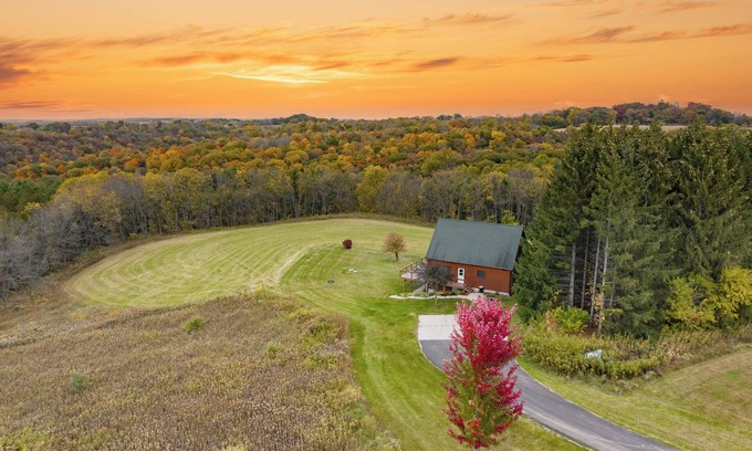 Ferryville Cabin | Escape to The Pines, the perfect destination for romance, seclusion & relaxation