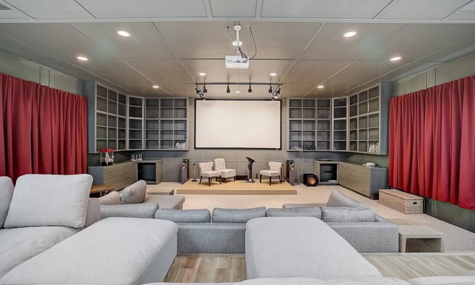 Austin House | Escape to this spacious and serene 3-acre home!