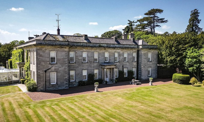 Alnwick Cottage | Eslington East Wing - a grade II listed property that sleeps 10 guests in 5 bedrooms