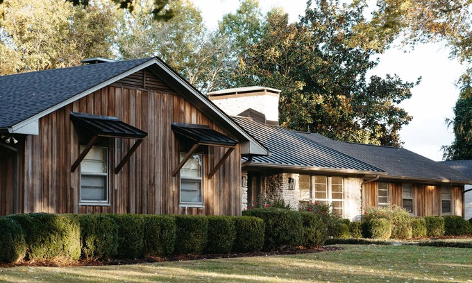 Columbia House | Estate on Modern Working Farm South of Nashville