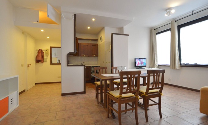Zona XXVIII Tor de' Cenci Apartment | EUR Chianesi - IFO (50mt) strategic 2-rooms, well linked A/C carpark