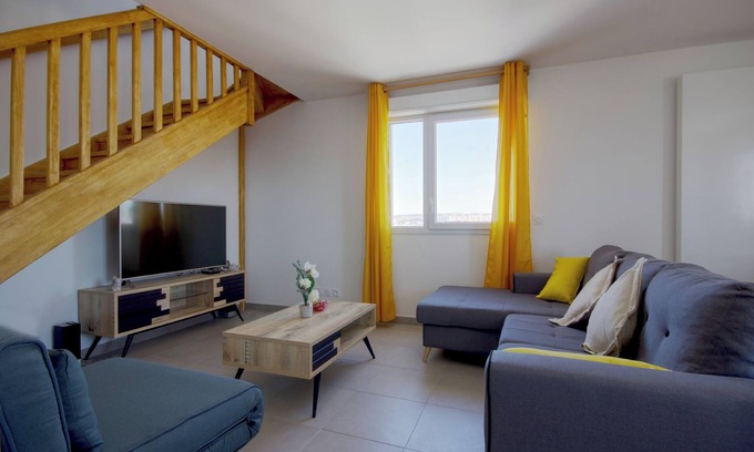 Les Crottes House | EUROMED 2 - Grand T3 avec 2 balcons, Parking, Conc