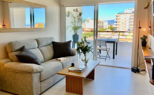 Torremolinos City Centre Apartment | Evasion et détente à la Nogalera