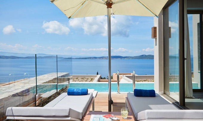 Ouranoupoli Villa | Excellent Halkidiki Villa | Junior Pool Villa 1 | 1 Bedroom | Stunning Sea.