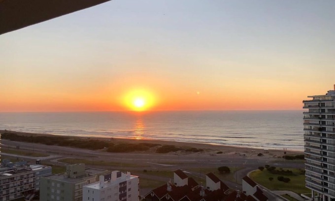 Aidy Grill Condo | Exceptional Condo with seaside view and beach service. (No pets allowed)