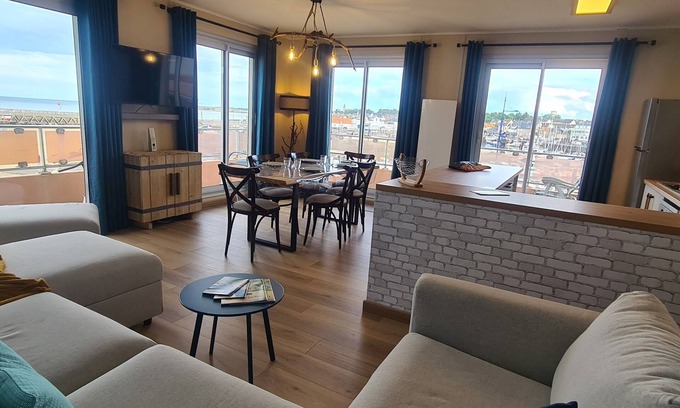 Grandcamp-Maisy Apartment | Exceptional panoramic view of Pointe du Hoc and Grandcamp harbour