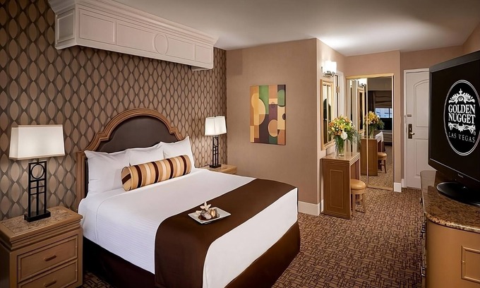 Downtown Las Vegas Hotel | Exciting Entertainment Right On-site! 2 Pools, Shopping!