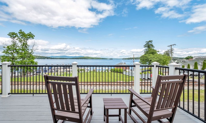 Weirs Beach House | π Exciting Lakefront Getaway Awaits β Your Ultimate Vacation Experience! π‘π