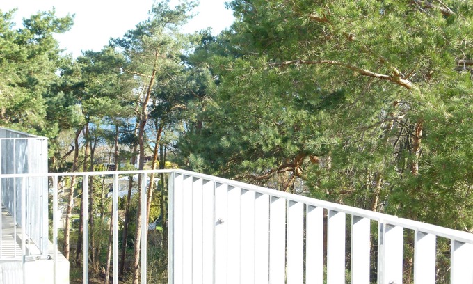 Zempin Apartment | Excl. Apartment with WLAN, close to the beach with swimming pool, sauna in the house