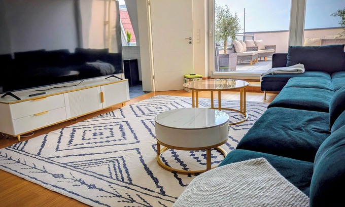 Bahnhofsviertel Apartment | Exclusive family residence with roof terrace, sauna and entertainment