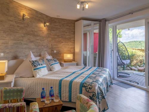 Schalkenmehren House | Exclusive holiday apartment with volcano views