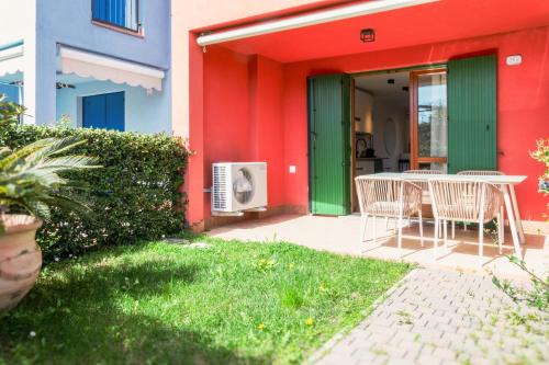 Aprilia Marittima Apartment | Exclusive Pool Access 10m Balcony View P