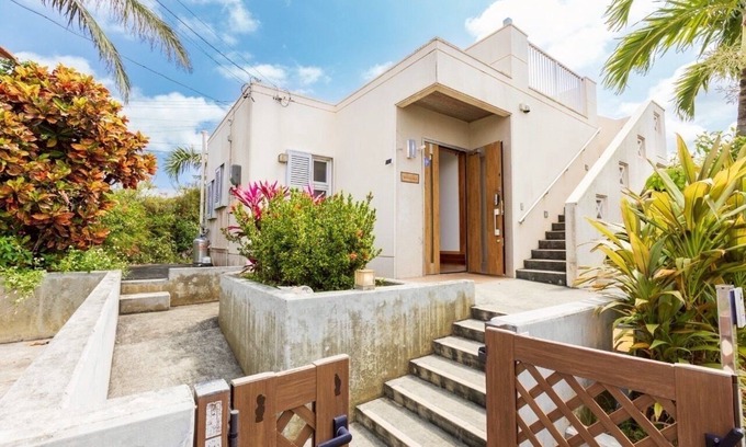 Miyakojima Villa | Exclusive view of the star-filled sky on the rooftop terrace. Walking distance from Imgarma Marine Garden (1.1km). Privileges: Free Miyako soba noodles, BBQ set rental, and star photography can be arranged. Unattended check-in support.