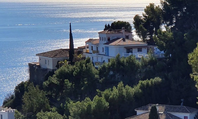 Almunecar Villa | Exclusive villa with private pool and gym