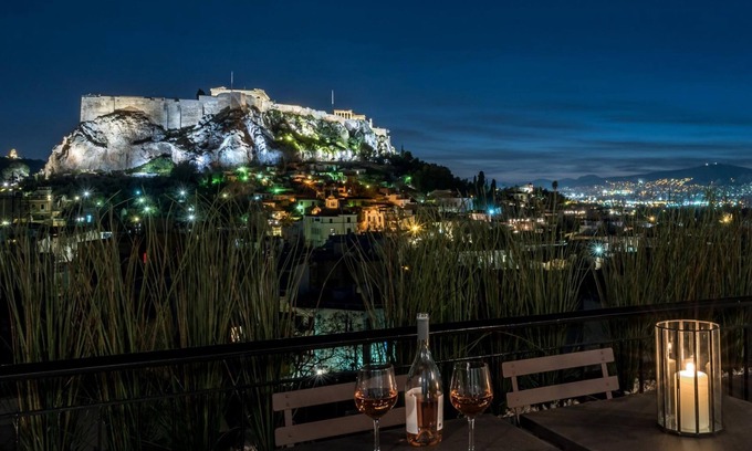 Plaka Apartment | Executive 2 bdr Suite in Plaka - Acropolis View