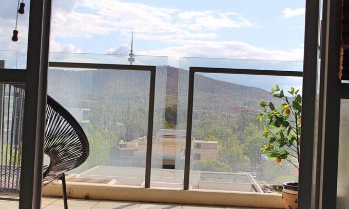 City West Apartment | Executive 2 Bed, 2 Bath, 1 Car space apartment located on floor 6 won't disappoint