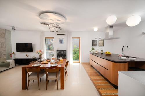 Bacvice Apartment | Exotic oasis apartment